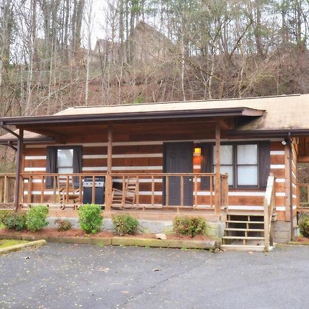 Tucked Away Cabin Pigeon Forge Extérieur photo